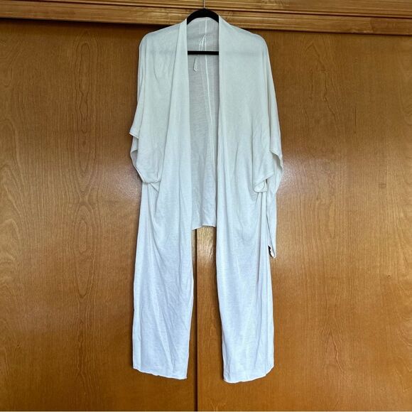 Lululemon Heart Opener Meditation Cloak Wrap in White One Size Viscose Silk - Picture 1 of 9